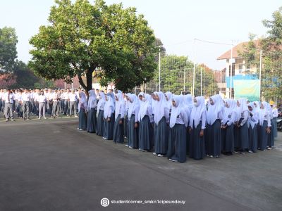 upacara bendera smkn 1 cipeundeuy