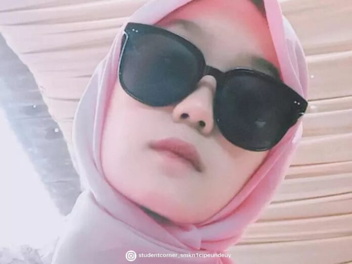 Riyanti siswi smkn 1 cipeunduey