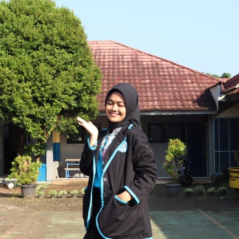 aisyah alumni smkn 1 cipeundeuy